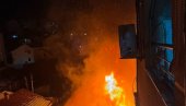 ДЕТАЉИ СТРАВИЧНОГ ПОЖАРА КОД ЦВЕТКОВЕ ПИЈАЦЕ: На срећу нема страдалих, ватра се проширила на кров суседне куће (ФОТО) ДЕТАЉИ СТРАВИЧНОГ ПОЖАРА КОД ЦВЕТКОВЕ ПИЈАЦЕ: На срећу нема страдалих, ватра се проширила на кров суседне куће (ФОТО)