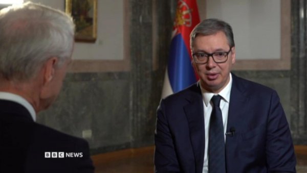 ВУЧИЋ НА БИ-БИ-СИЈУ: Седимо само на српској столици и веома сам поносан на то ВУЧИЋ НА БИ-БИ-СИЈУ: Седимо само на српској столици и веома сам поносан на то