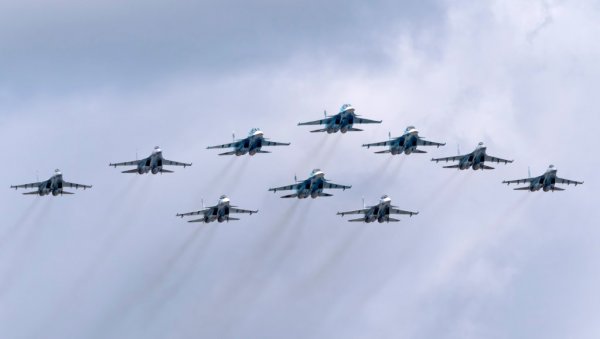 СТИГЛО ПОЈАЧАЊЕ РУСКОЈ ВОЈСЦИ, ИСПОРУЧЕНА НОВА СЕРИЈА СУ-34: Бомбардери као ударна снага Русије СТИГЛО ПОЈАЧАЊЕ РУСКОЈ ВОЈСЦИ, ИСПОРУЧЕНА НОВА СЕРИЈА СУ-34: Бомбардери као ударна снага Русије