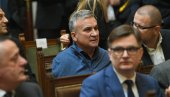 ПРВИ ПУТ У ЈАВНОСТИ: Ево како Срђан Ђоковић изгледа после операције (ФОТО) ПРВИ ПУТ У ЈАВНОСТИ: Ево како Срђан Ђоковић изгледа после операције (ФОТО)
