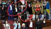 Опозиција спроводи обојену револуцију какву су покушали и против Путина (ФОТО) Опозиција спроводи обојену револуцију какву су покушали и против Путина (ФОТО)