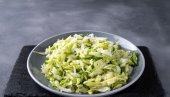 SAVRŠENA SALATA ZA SLAVU: Odlično se slaže uz glavno jelo, a uštedeće vam dosta vremena SAVRŠENA SALATA ZA SLAVU: Odlično se slaže uz glavno jelo, a uštedeće vam dosta vremena