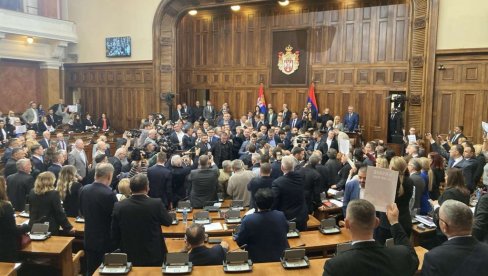 OPOZICIJA VREĐA INTELIGENCIJU GRAĐANA: Ko je ovde lud? OPOZICIJA VREĐA INTELIGENCIJU GRAĐANA: Ko je ovde lud?