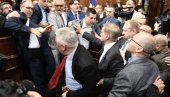БРУКА: Босански исламисти жестоко подржали насиље опозиције у Скупштини и рушење Србије БРУКА: Босански исламисти жестоко подржали насиље опозиције у Скупштини и рушење Србије