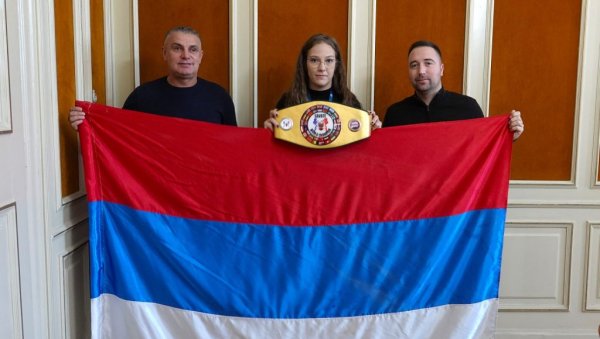 ПОНОС СОМБОРА НА МЕЂУНАРОДНОЈ СПОРТСКОЈ СЦЕНИ: Организован пријем за савате боксерку Јелену Седоглавић ПОНОС СОМБОРА НА МЕЂУНАРОДНОЈ СПОРТСКОЈ СЦЕНИ: Организован пријем за савате боксерку Јелену Седоглавић