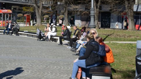 KASKAJU ZA KOMŠIJAMA: Prosečna septembarska zarada u Kraljevu 79.624 dinara KASKAJU ZA KOMŠIJAMA: Prosečna septembarska zarada u Kraljevu 79.624 dinara