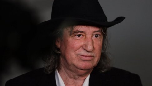 SRAMOTA ME JE! Daša: Živim u ženinom stanu, udao sam se, penzija mi je 65.000 dinara, ali za nacionalnu nikada ne bih konkurisao SRAMOTA ME JE! Daša: Živim u ženinom stanu, udao sam se, penzija mi je 65.000 dinara, ali za nacionalnu nikada ne bih konkurisao