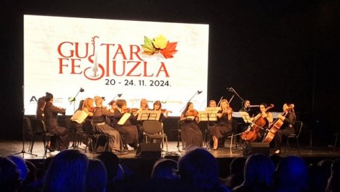 „AMOROZO“ NA FESTIVALU U TUZLI: Leskovački kamerni orkestar oduševio publiku „AMOROZO“ NA FESTIVALU U TUZLI: Leskovački kamerni orkestar oduševio publiku