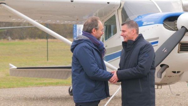 ПОЧЕЛА ЈЕСЕЊА ВАКЦИНАЦИЈА ПРОТИВ БЕСНИЛА: На Аеродром Ечка стиже 1.364.700 мамаца ПОЧЕЛА ЈЕСЕЊА ВАКЦИНАЦИЈА ПРОТИВ БЕСНИЛА: На Аеродром Ечка стиже 1.364.700 мамаца