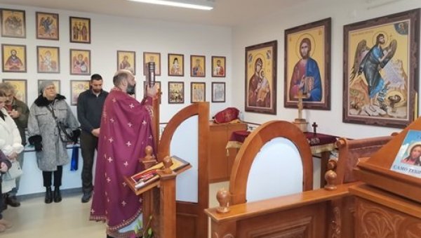 СЛУЖЕНА ПРВА ЛИТУРГИЈА: У Дому за децу и омладину ометену у развоју у Ветернику (ФОТО) СЛУЖЕНА ПРВА ЛИТУРГИЈА: У Дому за децу и омладину ометену у развоју у Ветернику (ФОТО)