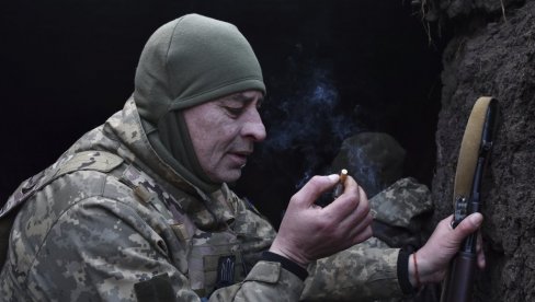 УКРАЈИНСКИ ПОСЛАНИК ПРИЗНАО: Дезертирало чак 200.000 војника УКРАЈИНСКИ ПОСЛАНИК ПРИЗНАО: Дезертирало чак 200.000 војника