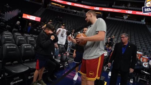 OTKRIVENO! Evo šta je Nikola Jokić pitao dečaka koji se rasplakao kao kiša OTKRIVENO! Evo šta je Nikola Jokić pitao dečaka koji se rasplakao kao kiša