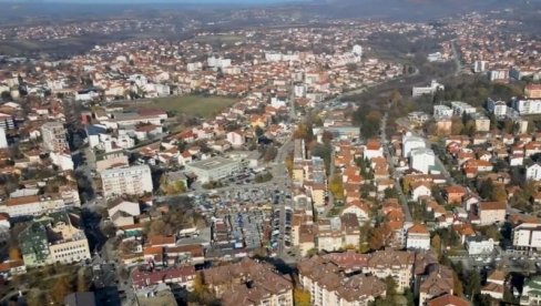 ZASAĐENE SADNICE U MLADENOVCU: Grad bogatiji za 4 hiljade biljaka ZASAĐENE SADNICE U MLADENOVCU: Grad bogatiji za 4 hiljade biljaka