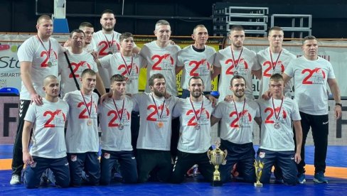 JUBILARNA TITULA: Rvači zrenjaninskog Proletera 20. put trijumfovali kao ekipni šampioni Srbije JUBILARNA TITULA: Rvači zrenjaninskog Proletera 20. put trijumfovali kao ekipni šampioni Srbije