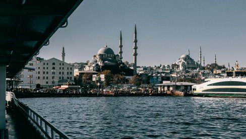 TURISTI UMIRU U ISTANBULU Još jedan preminuo! Sa ova dva simptoma završio u bolnici, dve sestre hitno hospitalizovane!