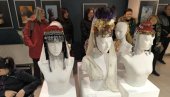 „RED-KOD“ U GALERIJI NARODNOG MUZEJA: Stručna vođenja kroz gostujuću izložbu u Leskovcu „RED-KOD“ U GALERIJI NARODNOG MUZEJA: Stručna vođenja kroz gostujuću izložbu u Leskovcu