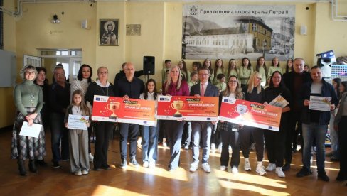 TRČIM ZA ŠKOLU: Dodeljene nagrade u akciji Olimpijskog komiteta Srbije i delegacije Evropske unije u Srbiji TRČIM ZA ŠKOLU: Dodeljene nagrade u akciji Olimpijskog komiteta Srbije i delegacije Evropske unije u Srbiji