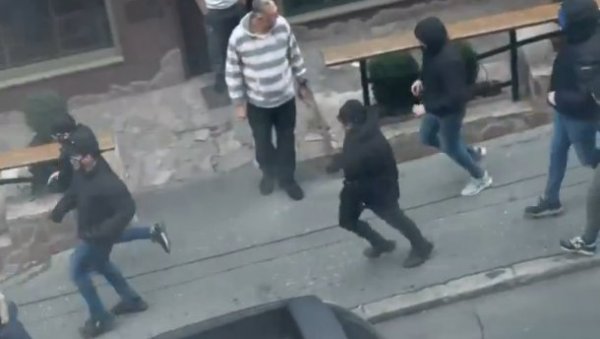 УХАПШЕНО 15 НАВИЈАЧА! Осумњичени за тучу уочи меча Звезда - Штутгарт УХАПШЕНО 15 НАВИЈАЧА! Осумњичени за тучу уочи меча Звезда - Штутгарт