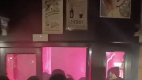 UŽAS: U tuči navijača pred utakmicu Lige šampiona ima i ranjenih nožem! (VIDEO) UŽAS: U tuči navijača pred utakmicu Lige šampiona ima i ranjenih nožem! (VIDEO)