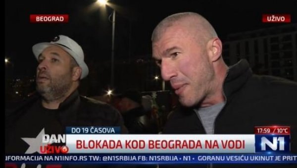 ОПОЗИЦИЈА ДОШЛА ИЗ НОВОГ САДА И ЗРЕЊАНИНА ДА БИ БЛОКИРАЛА БЕОГРАД! Предводници Бачулов и Пернат ОПОЗИЦИЈА ДОШЛА ИЗ НОВОГ САДА И ЗРЕЊАНИНА ДА БИ БЛОКИРАЛА БЕОГРАД! Предводници Бачулов и Пернат