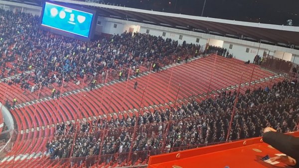 НЕМАЧКА РАДОСТ: Овако су се навијачи Штутгарта понашали после раног гола на Маракани (ВИДЕО) НЕМАЧКА РАДОСТ: Овако су се навијачи Штутгарта понашали после раног гола на Маракани (ВИДЕО)