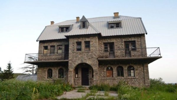 „СТОЈКОВА КУЋА“ ОБЈЕКАТ ОД ЈАВНОГ ИНТЕРЕСА: Одлука СО Штрпце, после најава да ће ово здање бити дато у закуп „СТОЈКОВА КУЋА“ ОБЈЕКАТ ОД ЈАВНОГ ИНТЕРЕСА: Одлука СО Штрпце, после најава да ће ово здање бити дато у закуп