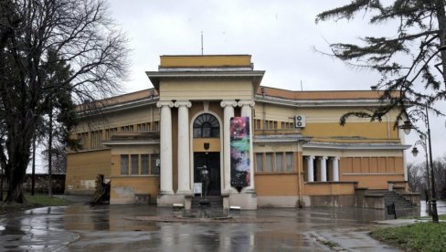 IZGUBLJENO U PRETRAŽIVANJU U CVIJETI: Izložba sekcije proširenih medija ULUS-a IZGUBLJENO U PRETRAŽIVANJU U CVIJETI: Izložba sekcije proširenih medija ULUS-a
