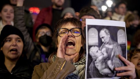 DRAMA U RUMUNIJI: Ustavni sud naložio novo prebrojavanje glasova, svakodnevne demonstracije DRAMA U RUMUNIJI: Ustavni sud naložio novo prebrojavanje glasova, svakodnevne demonstracije