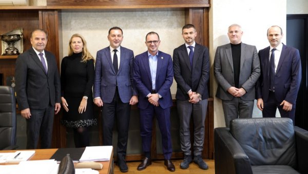 УВОДИ СЕ РАЗВОЈНА ЛИГА?! Револуција српског фудбала је на помолу, ево шта су причали челници ФК Партизан и ФСС УВОДИ СЕ РАЗВОЈНА ЛИГА?! Револуција српског фудбала је на помолу, ево шта су причали челници ФК Партизан и ФСС
