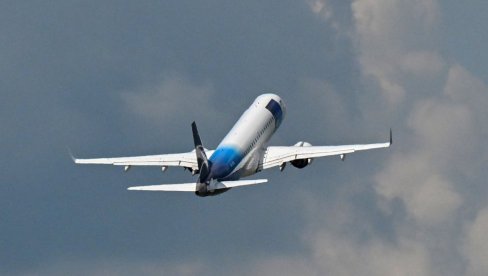 PODGORIČKI AERODROM POMERIO LET ZA BEOGRAD: Problemi prilikom sletanja aviona uzrokovani gustom maglom PODGORIČKI AERODROM POMERIO LET ZA BEOGRAD: Problemi prilikom sletanja aviona uzrokovani gustom maglom