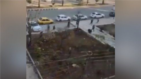 HAOS U SIRIJI: Teroristi ušli u Alepo dva dana nakon iznenadne ofanzive (VIDEO) HAOS U SIRIJI: Teroristi ušli u Alepo dva dana nakon iznenadne ofanzive (VIDEO)