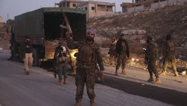 БЕЗБЕДЊАЦИ: Нова сиријска администрација увела ограничења Либанцима да пређу границу БЕЗБЕДЊАЦИ: Нова сиријска администрација увела ограничења Либанцима да пређу границу