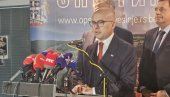 NEDOPUSTIVO JE DA NEKO ZLOUPOTREBLJAVA ĐAKE, MALOLETNU DECU Vučević na pitanje Novosti - Odeljenje mog sina bilo naterano da izađe na ulicu