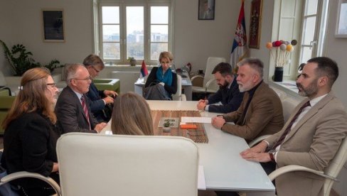 RISTIĆ ODRŽAO VAŽAN SASTANAK: Kontinuirana saradnja Ministarstva i Misije OEBS na unapređenju javnog informisanja RISTIĆ ODRŽAO VAŽAN SASTANAK: Kontinuirana saradnja Ministarstva i Misije OEBS na unapređenju javnog informisanja