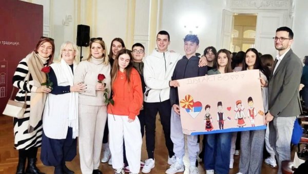 ГОСТИ ВРШЊАЦИ ИЗ СКОПЉА: Ученици македноске осмолетке у узвратној посети ОШ Краљ Петар Први ГОСТИ ВРШЊАЦИ ИЗ СКОПЉА: Ученици македноске осмолетке у узвратној посети ОШ Краљ Петар Први
