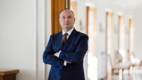 VANDALIZAM A NE DEMOKRATIJA: Gradonačelnik Milan Đurić osudio prefarbavanje Trga slobode VANDALIZAM A NE DEMOKRATIJA: Gradonačelnik Milan Đurić osudio prefarbavanje Trga slobode
