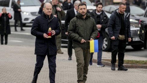 ŠOLC NAJAVIO VOJNU POMOĆ OD 650 MILIONA EVRA: Nemački kancelar u iznenadnoj poseti Ukrajini ŠOLC NAJAVIO VOJNU POMOĆ OD 650 MILIONA EVRA: Nemački kancelar u iznenadnoj poseti Ukrajini