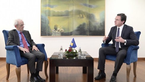 HLADAN TUŠ ALBANSKOG LOBISTE ZA KURTIJA: Teško utvrditi ko stoji iza napada na kanal, NATO ne želi KBS na severu HLADAN TUŠ ALBANSKOG LOBISTE ZA KURTIJA: Teško utvrditi ko stoji iza napada na kanal, NATO ne želi KBS na severu