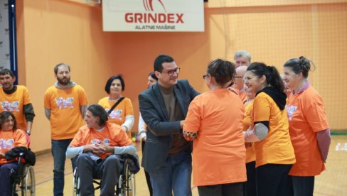 SPORTSKE IGRE OSOBA SA INVALIDITETOM: U Kikindki se okupili članovi desetak udruženja SPORTSKE IGRE OSOBA SA INVALIDITETOM: U Kikindki se okupili članovi desetak udruženja