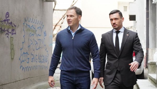 УЗ ДРУЖЕЊЕ И ВЕСТ О УВЕЋАНИМ ПЕНЗИЈАМА ЗА 10,9 ОДСТО: Мали и Огњеновић са пензионерима (ВИДЕО) УЗ ДРУЖЕЊЕ И ВЕСТ О УВЕЋАНИМ ПЕНЗИЈАМА ЗА 10,9 ОДСТО: Мали и Огњеновић са пензионерима (ВИДЕО)
