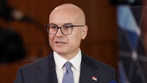 ДА ЈЕДНИ ДРУГЕ ЧУЈЕМО И РАЗУМЕМО Вучевић из Источног Сарајева: Србија ће остати уз Републику Српску (ВИДЕО) ДА ЈЕДНИ ДРУГЕ ЧУЈЕМО И РАЗУМЕМО Вучевић из Источног Сарајева: Србија ће остати уз Републику Српску (ВИДЕО)