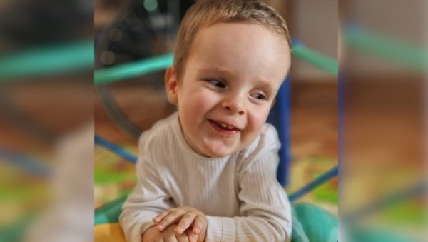 ВУКАН ЈЕ САДА ДОБРО: Дечак који је пре 2,5 године примио золгенсму, најскупљи лек на свету, празнике дочекује први пут ван болнице (ФОТО) ВУКАН ЈЕ САДА ДОБРО: Дечак који је пре 2,5 године примио золгенсму, најскупљи лек на свету, празнике дочекује први пут ван болнице (ФОТО)