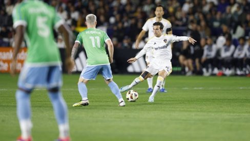 POTEZ ZA SVAKO POŠTOVANJE: Španac igrao sa pokidanim ligamentom i asistirao Srbinu za gol! (VIDEO) POTEZ ZA SVAKO POŠTOVANJE: Španac igrao sa pokidanim ligamentom i asistirao Srbinu za gol! (VIDEO)