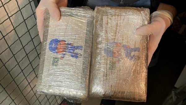 ВЕЛИКА ЗАПЛЕНА КОКАИНА У БЕОГРАДУ: Дачић се хитно огласио ВЕЛИКА ЗАПЛЕНА КОКАИНА У БЕОГРАДУ: Дачић се хитно огласио