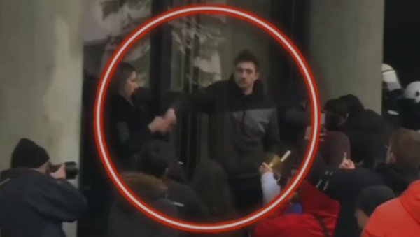 ДЕЈАН БАГАРИЋ ЈЕ НАСИЛНИК КОЈИ МОРА ДА РОБИЈА: Овај видео је доказ (ВИДЕО) ДЕЈАН БАГАРИЋ ЈЕ НАСИЛНИК КОЈИ МОРА ДА РОБИЈА: Овај видео је доказ (ВИДЕО)