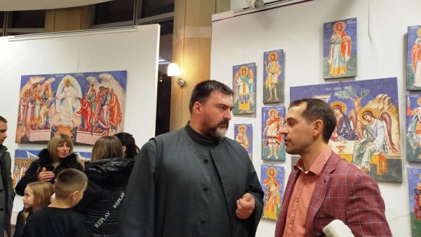ФРЕСКЕ НА ФОТОГРАФИЈАМА БОЈАНА ПЕТРОВИЋА: Отворена изложба “Свет(л)ост фрескописа цркве параћинске“ (ФОТО) ФРЕСКЕ НА ФОТОГРАФИЈАМА БОЈАНА ПЕТРОВИЋА: Отворена изложба “Свет(л)ост фрескописа цркве параћинске“ (ФОТО)
