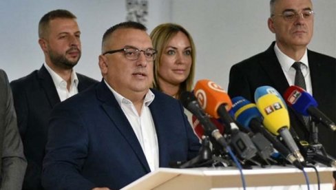 PRIJAVA ZBOG ODBORNIKA: Načelnik Modriče saslušan u banjalučkoj policiji PRIJAVA ZBOG ODBORNIKA: Načelnik Modriče saslušan u banjalučkoj policiji