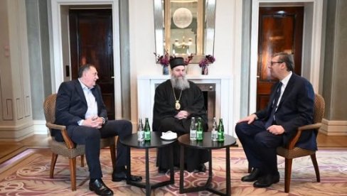 VUČIĆ SA EPISKOM ANDREJEM U CIRIHU: Sastanak u okviru dvodnevne radne posete Švajcarskoj (FOTO) VUČIĆ SA EPISKOM ANDREJEM U CIRIHU: Sastanak u okviru dvodnevne radne posete Švajcarskoj (FOTO)