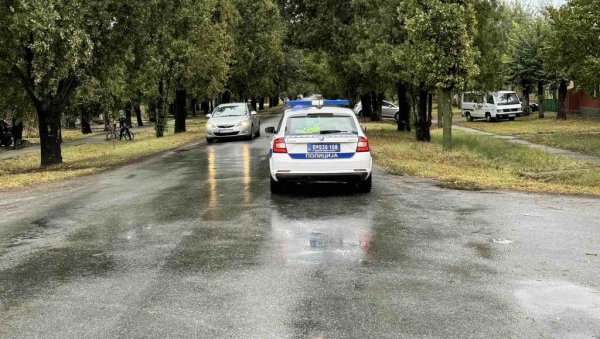 КОМБИЈЕМ НАЛЕТЕО И ТЕШКО ПОВРЕДИО ПЕШАКА: Тешка саобраћајна несрећа у Ечкој, ухапшен мушкарац из Зрењанина КОМБИЈЕМ НАЛЕТЕО И ТЕШКО ПОВРЕДИО ПЕШАКА: Тешка саобраћајна несрећа у Ечкој, ухапшен мушкарац из Зрењанина