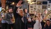 NIKO NIJE OČEKIVAO: Slavko Banjac otkrio kako će početi beogradski koncert (FOTO/VIDEO) NIKO NIJE OČEKIVAO: Slavko Banjac otkrio kako će početi beogradski koncert (FOTO/VIDEO)